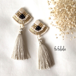 アンティーク風扇型モチーフ×tassel˚₊のビーズ刺繍ピアス/イヤリング（アイボリー）
