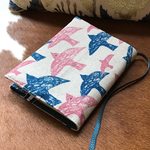 北欧･クレヨン画の鳥のブックカバー