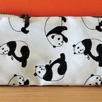 再販】🐼パンダ柄　ペンケース