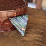 8月3日の三角コインケース。本日の1日1作はカラフルストライプの牛革コインケースとなります。(1日1作は限定1本で再販なしとなります。)