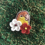 シロハラインコの刺繍ブローチ