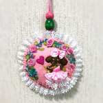 ピンクのバラとヒラヒラドレスのワンコちゃんオーナメント