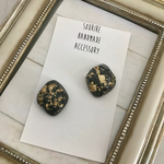 ブラック✖️金箔◡̈⃝︎大粒ピアス
