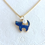 小さなねこのネックレス　レジン　パール　高品質さびにくいネックレス