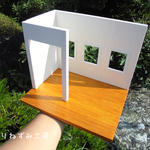 出入口と窓がある木製ドールハウス【お部屋だけのシンプルver.】白壁・茶色の床★1/12・ミニチュア・ジオラマ