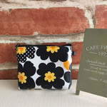 ポケットティッシュポーチ 北欧花柄黒