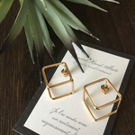 Three-dimensional square pierce