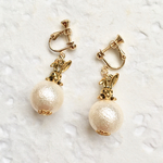 《再販２》ひょっこりウサギ♡【イヤリング or ピアス】