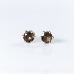 スモーキークォーツのスタッドピアス 4mm　4月誕生石