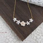 レース糸で編んだお花のネックレス