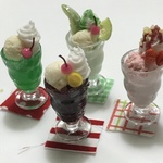 hand made ミニチュア ドールハウス 大きめクリームソーダ