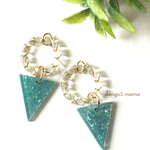 300円☆三角(ターコイズ))☆アクリルツイストクリアリングのピアス/イヤリング