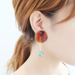 【 SALE】【 Ines-95 】イタリアべっ甲風ププレートビーズとインポートテキスタイルビーズのイヤリング・ピアス・樹脂ピアス
