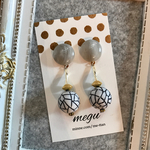 【再販🌟】大人上品グレーカボション✱ピアス