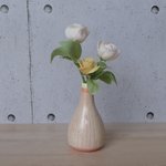 小さな可愛いピンクの一輪挿し 