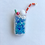 爽やかクリームソーダのビーズ刺繍ブローチ