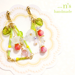 【受注制作】お花と果実のイヤリング(ピアス)◆ピンクベリー