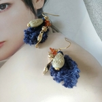 フェザーピアス  ネイビーピアス     マクラメピアス
