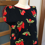 苺とさくらんぼのブラウス     即納 送料無料