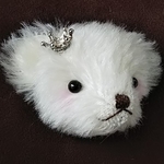 オニキスアイ くまちゃんのブローチ 【クラウン】