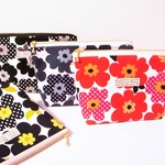 マルチポーチ(北欧のお花)。母子手帳、通帳、カード、メイク道具、便利なサイズ