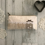 ＊ m さま ご依頼品 ＊ 大人可愛い ♡ リボンとスカラップ刺繍の リネンポーチ ＊