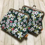 ＊数量限定＊ぷっくり【てんとうむしとお花】がま口ポーチ L