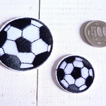 ♬２枚♬　サッカー　サッカーボール　大小　アイロンワッペン アップリケ