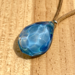 ≪水の揺らめき≫　ガラスのペンダント 雫　Glass accessories  