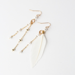 スノー♡ホワイト♡フェザー　チェーン　パール　ゴールドビーズ　ピアス/イヤリング