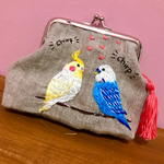 インコさんの刺繍がま口ポーチ☆