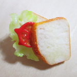 食パンブローチ　＜サンドイッチ＞