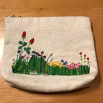 手刺繍ポーチ
