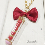 【受注生産】いちごカプセルのバッグチャーム