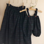 親子でお揃いコーデ♪ママ用ギャザースカートとお子様用サロペットかぼちゃパンツセット（ブラックウォッチチェック）