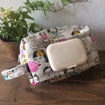 受注制作　再入荷！ファニーフェイス風船ガム生成り　ビタット付きオムツポーチ　お尻ふき別収納可能　