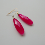 SALE14kgf フューシャピンクカルセドニーのピアス