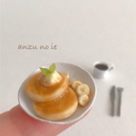 caramel banana pancake