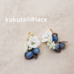 【受注制作】白い小花とベリーのピアス〈タティングレース〉