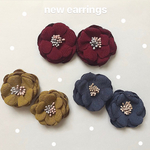モダンフラワーピアス