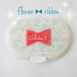 リボンにお名前🎀おしりふきのフタ🎀ブルーグリーンお花柄
