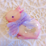 リボンと泡のロマンチックうさぎブローチ
