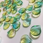ガラスの花びら20個☆イエローグリーン