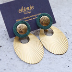 【２点のみ】【chimie vintage collection-85 】フランスヴィンテージボタンとヴィンテージ真鍮イヤリング・ピアス