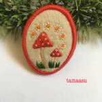 きのことお花の刺繍ブローチ✴︎89