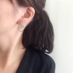 〔限定3点〕シェルのスクエアピアス/イヤリング