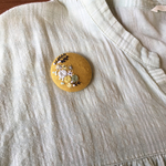 刺繍ブローチ