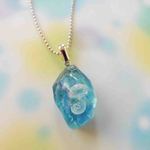 海月の鉱石ペンダント１　レジンアクセサリー