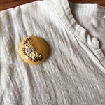 刺繍ブローチ