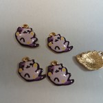 ばんざいねこチャーム　紫